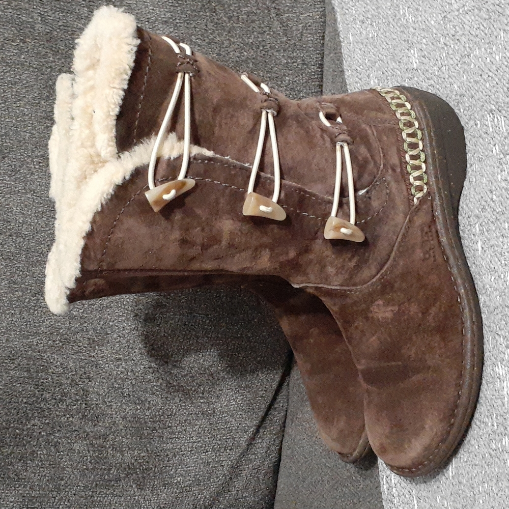 Ugg Boots - image 3
